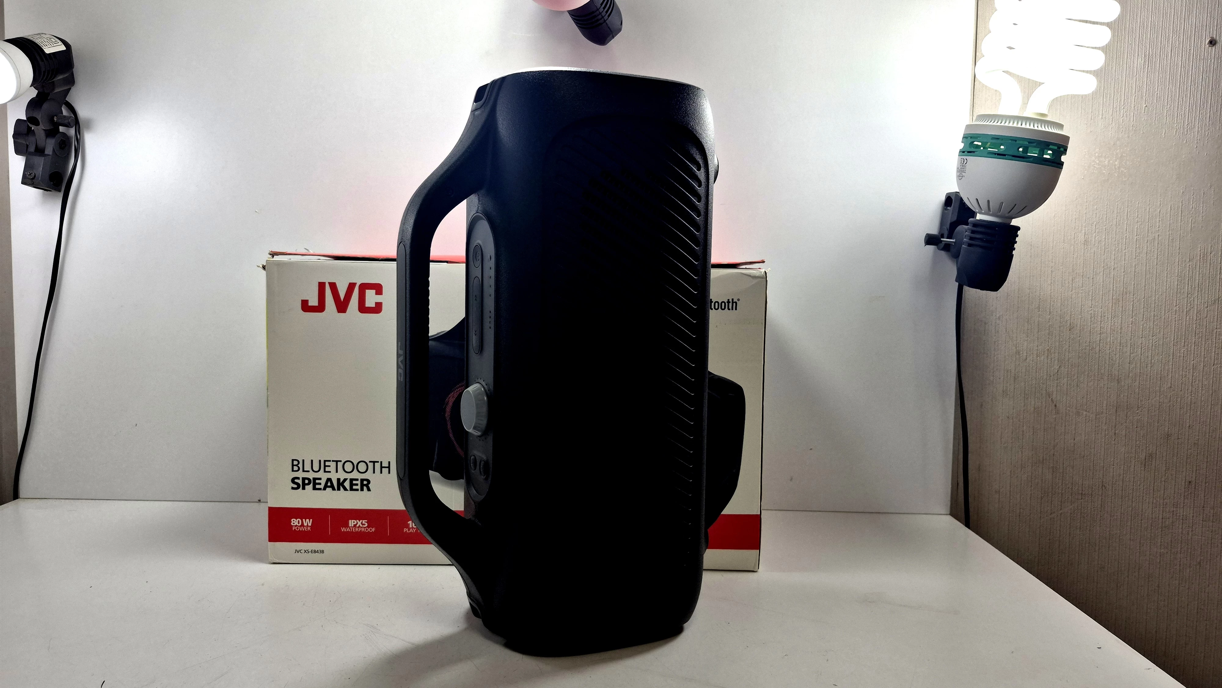 glosnik-przenosny-jvc-xs-e843-bezprzewodowy-bluetooth-moc-8000