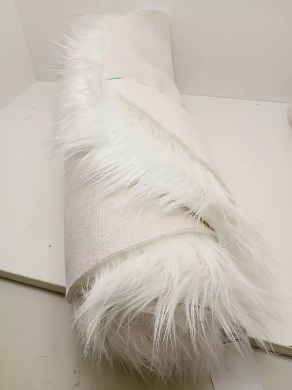 dywan-futerko-biale-sinsay-60x180cm-hubska-82-wroclaw