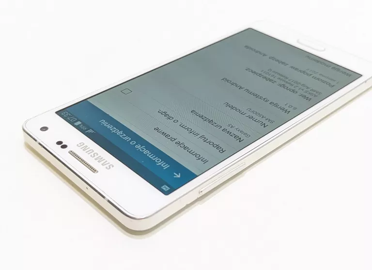 telefon-samsung-galaxy-a5-2016-a500f-dualsim-bialy-16gb-przekatna-ekranu-520