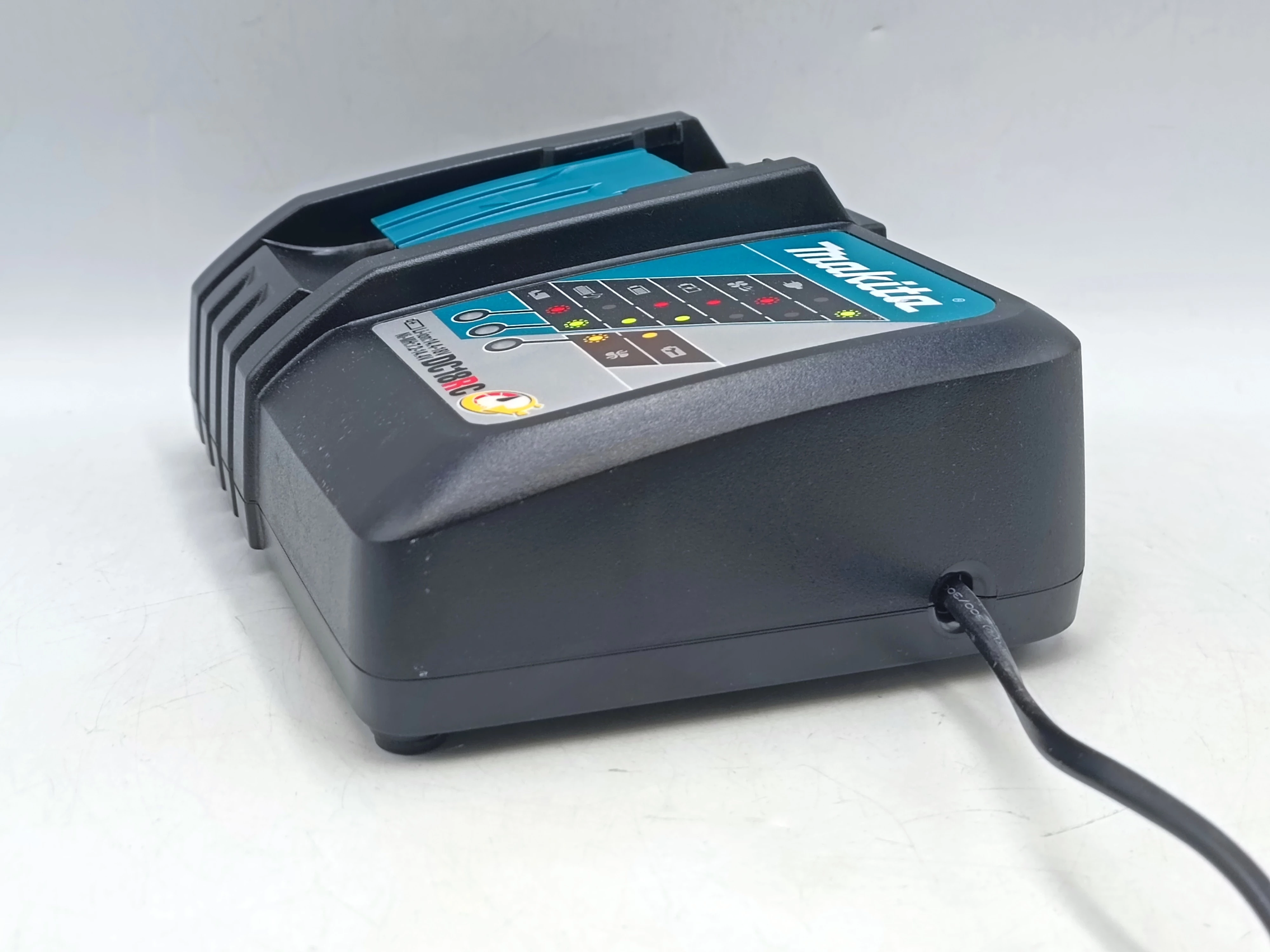 ladowarka-makita-dc18rc-marka-248811-950929