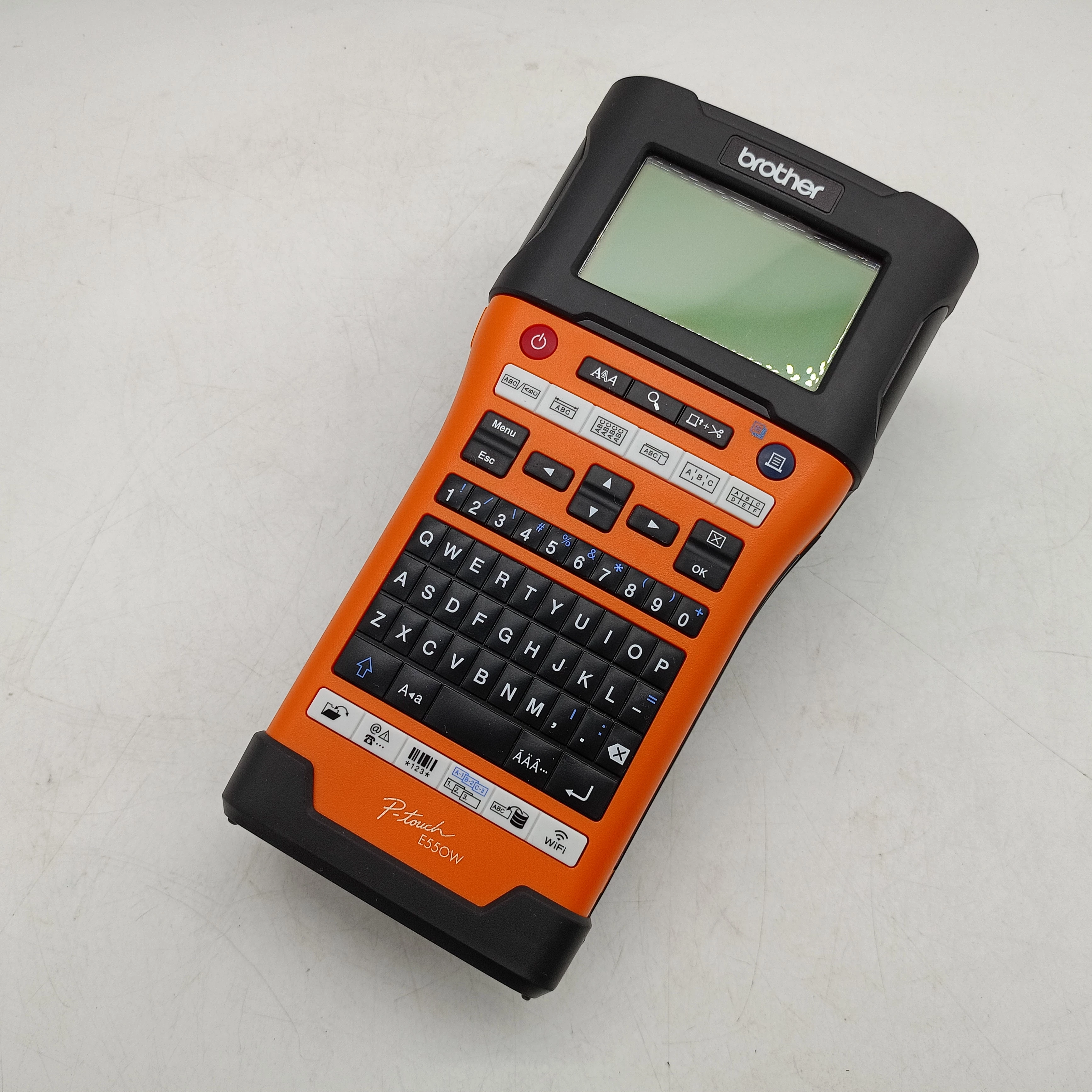 drukarka-etykiet-brother-p-touch-e550-stan-11323-2