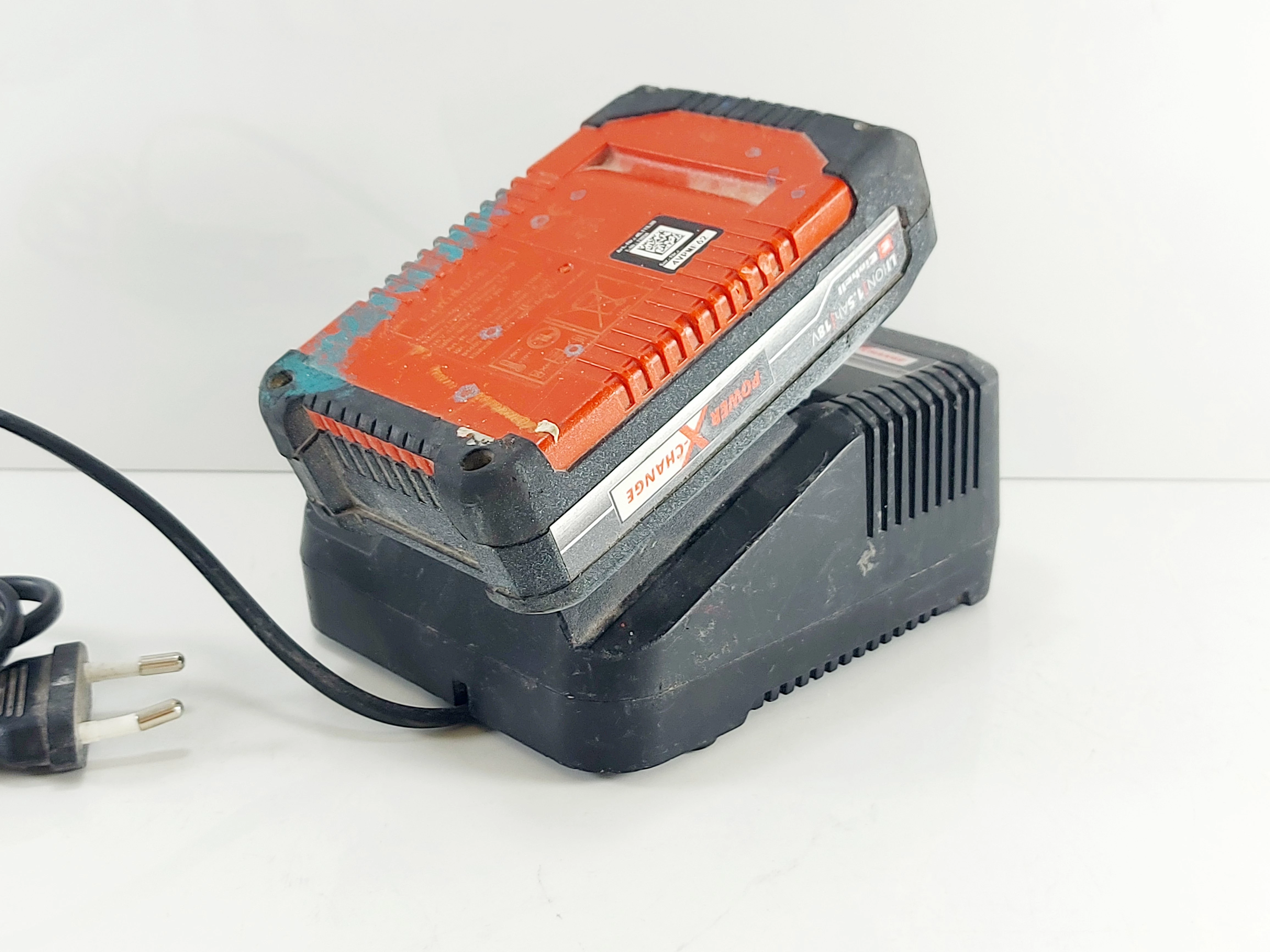 ladowarka-do-akumulatorow-einhell-power-x-charger-3a-18v-wraz-z-bateria-ean-gtin-4006825613704