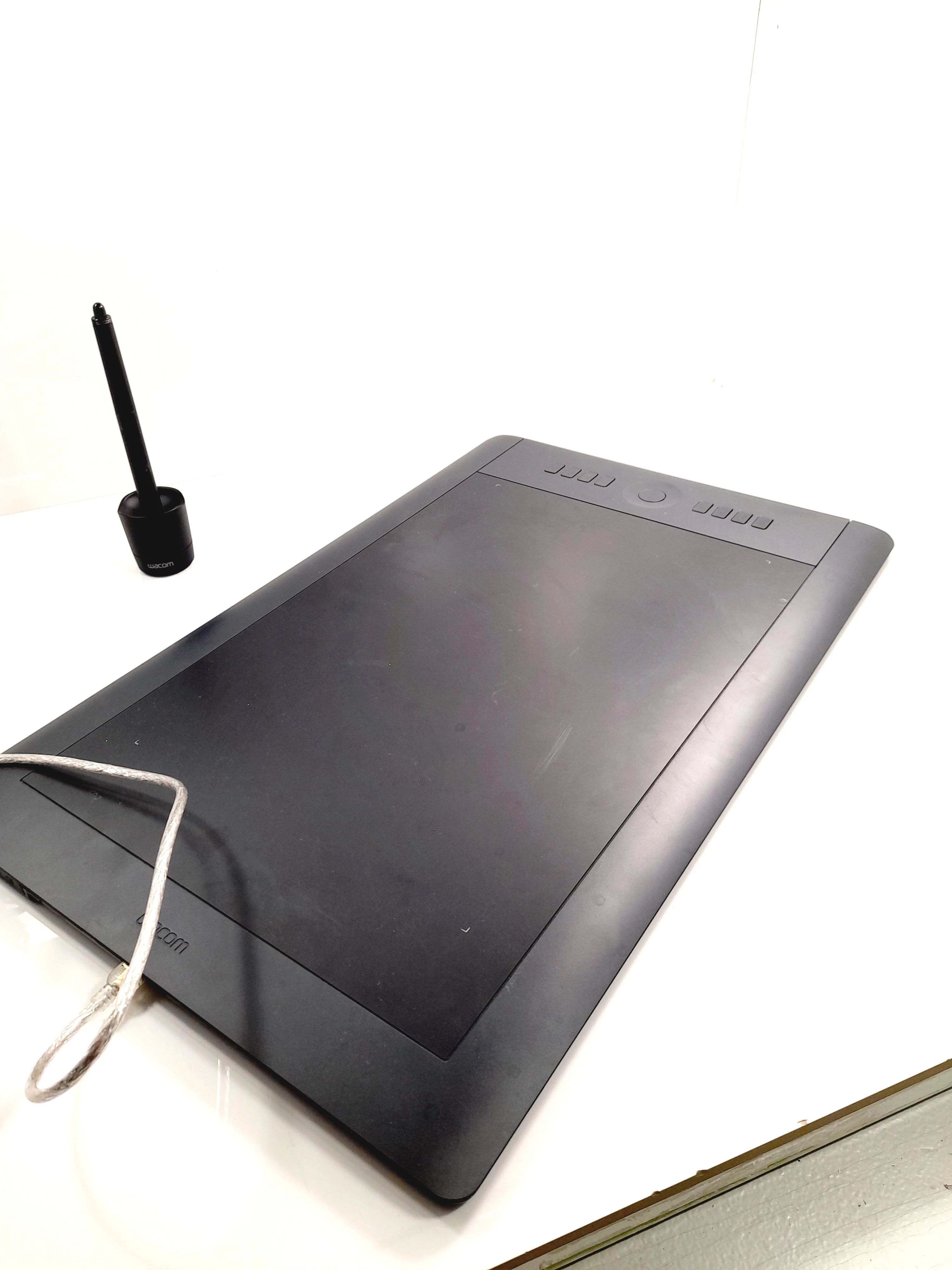 tablet-graficzny-piorkowy-wacom-intuos-pth-851-model-intuos-pth-851