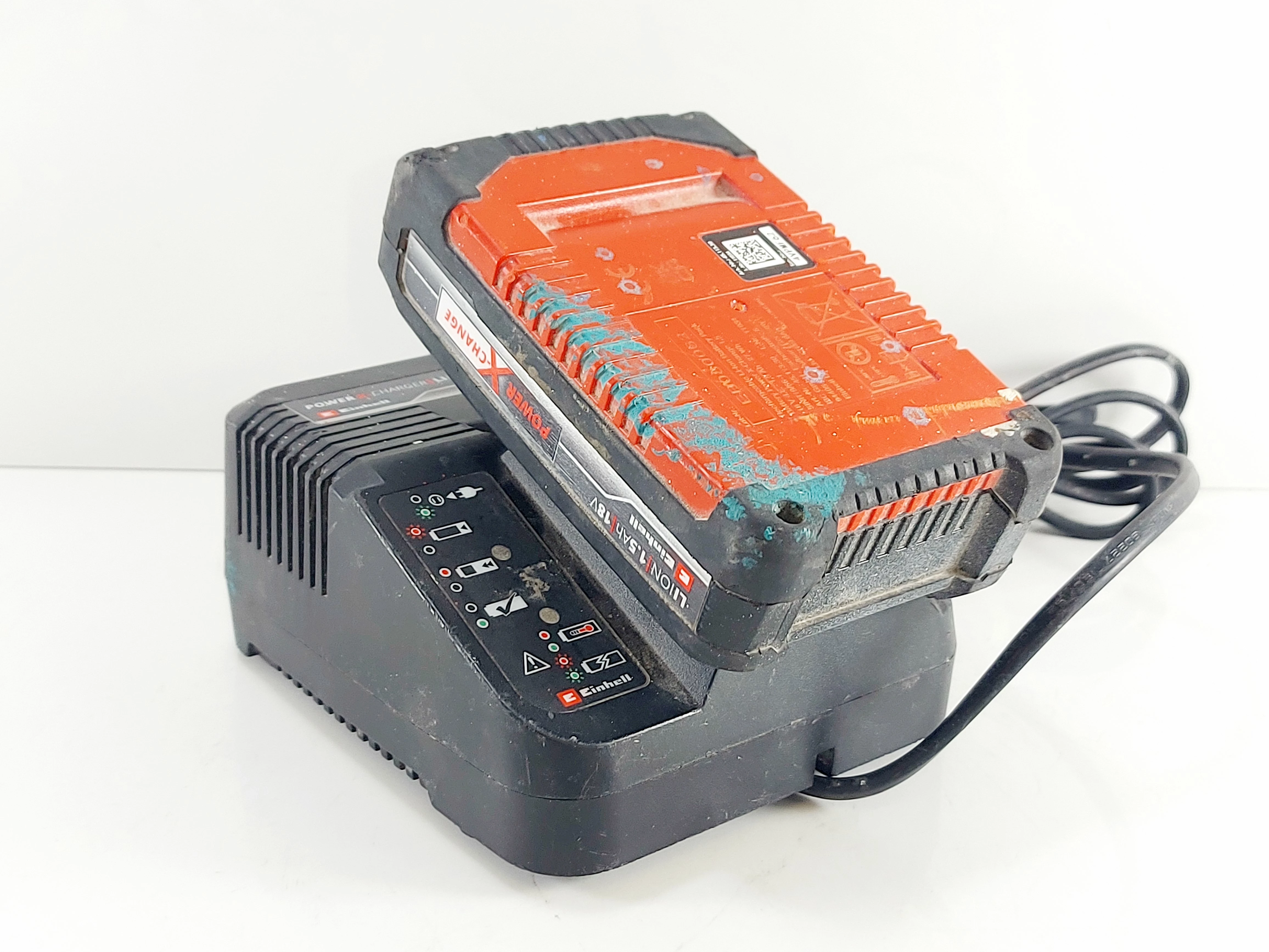 ladowarka-do-akumulatorow-einhell-power-x-charger-3a-18v-wraz-z-bateria-starolecka-63-poznan-x
