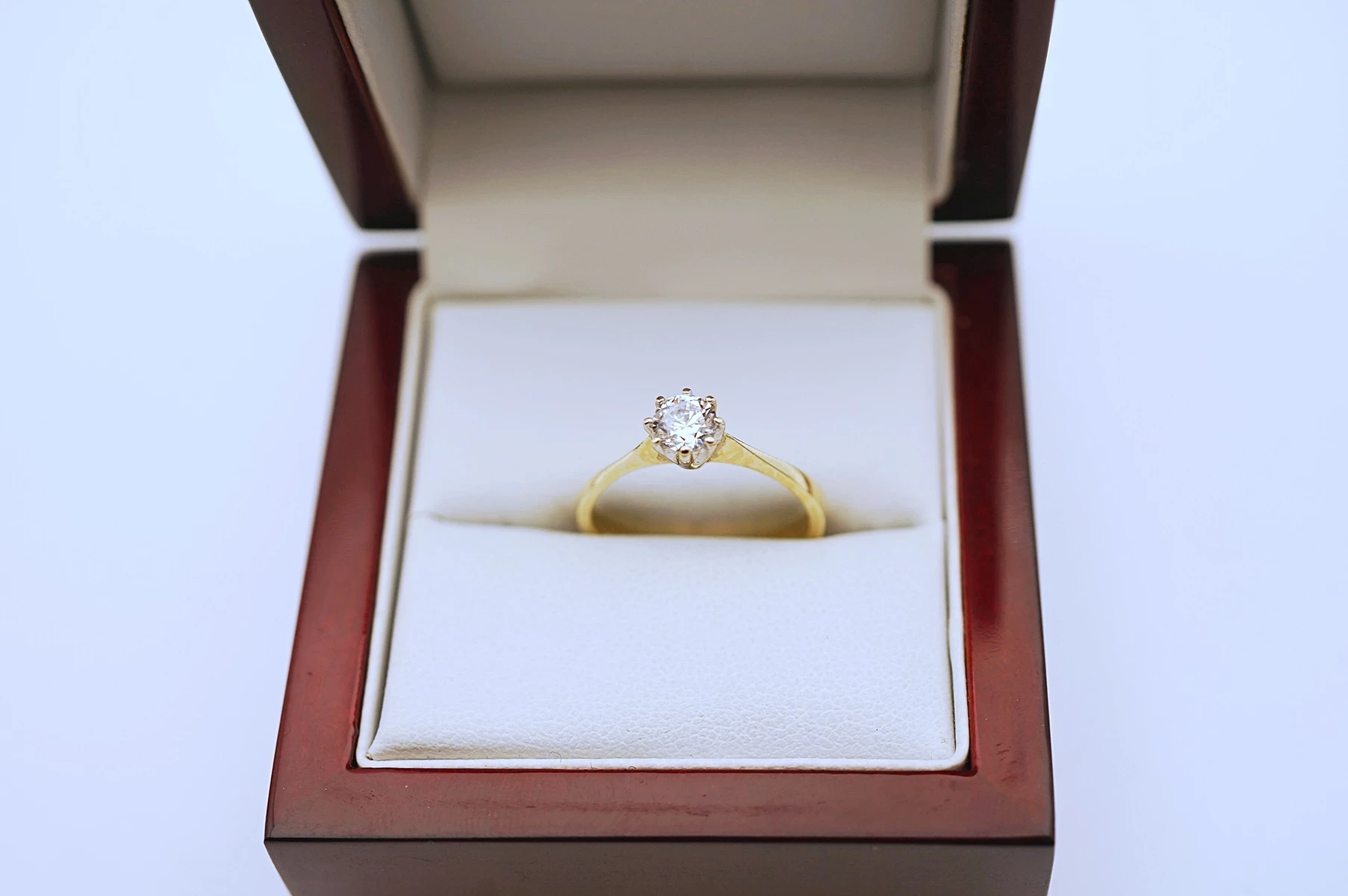 piekny-zloty-pierscionek-333-219g-r17-cyrkonia-material-15835-2