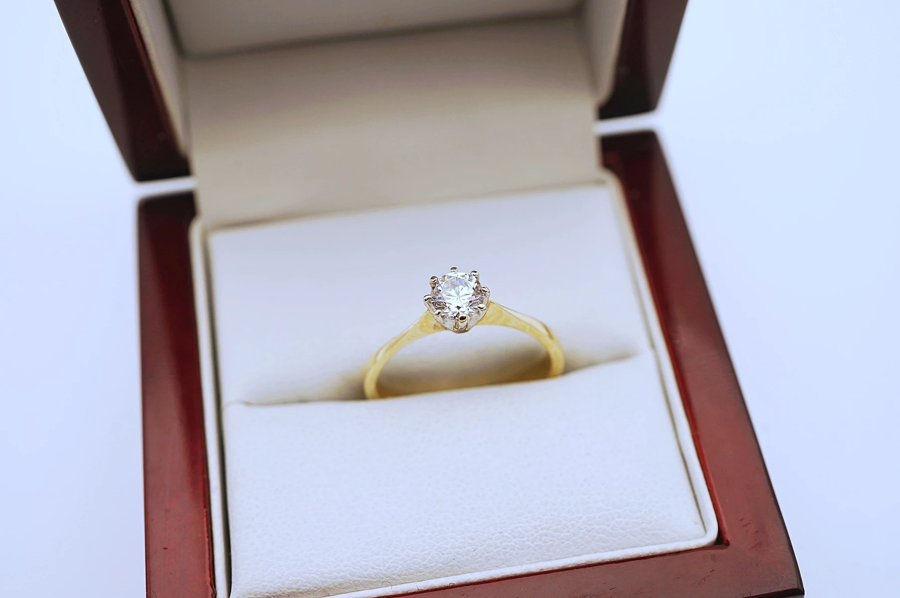 piekny-zloty-pierscionek-333-219g-r17-cyrkonia-stan-11323-2