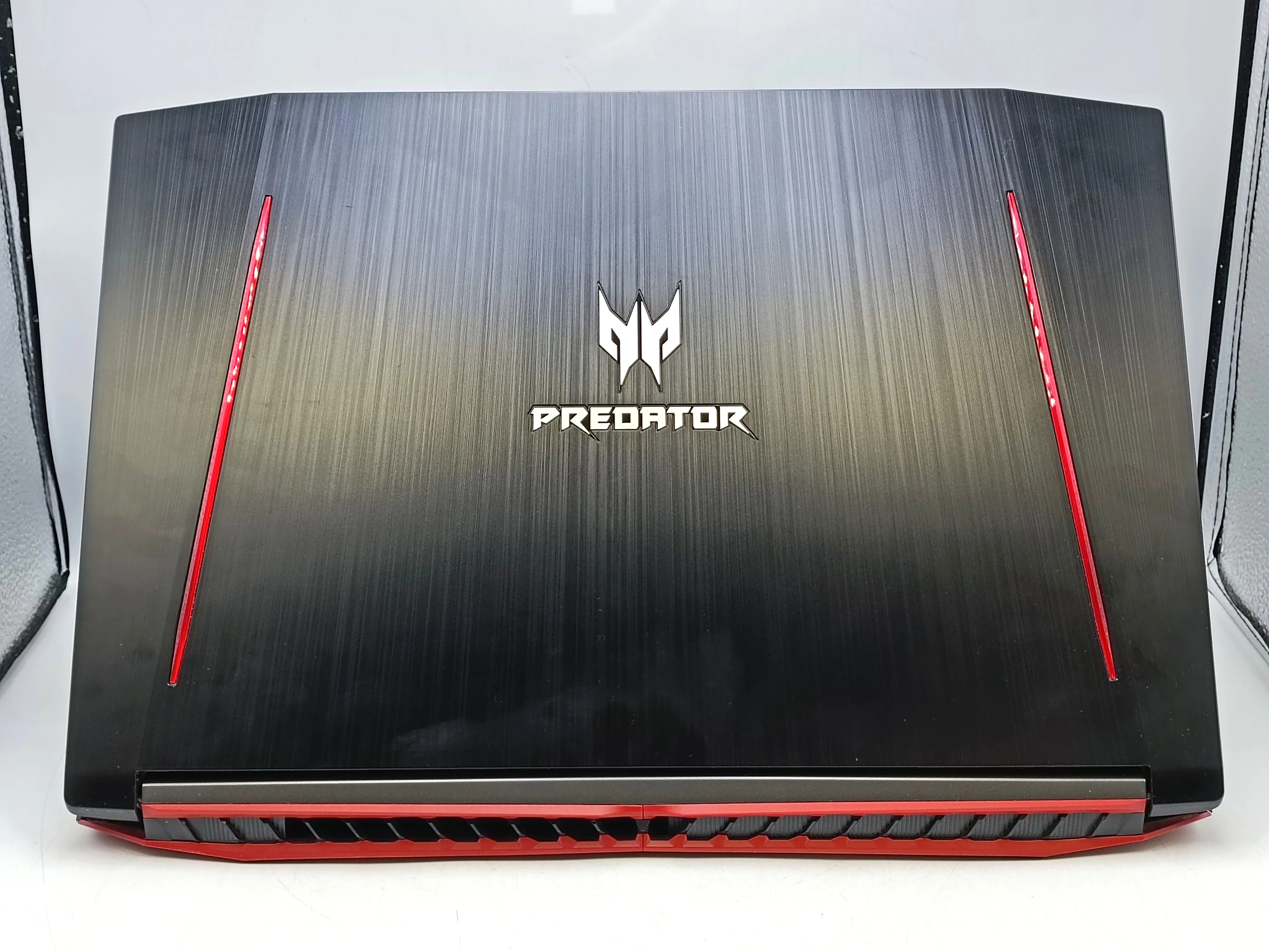 acer-predator-helios-300-i5-8300h-16gb-256gb-gtx-1060-seria-procesora-4366-20