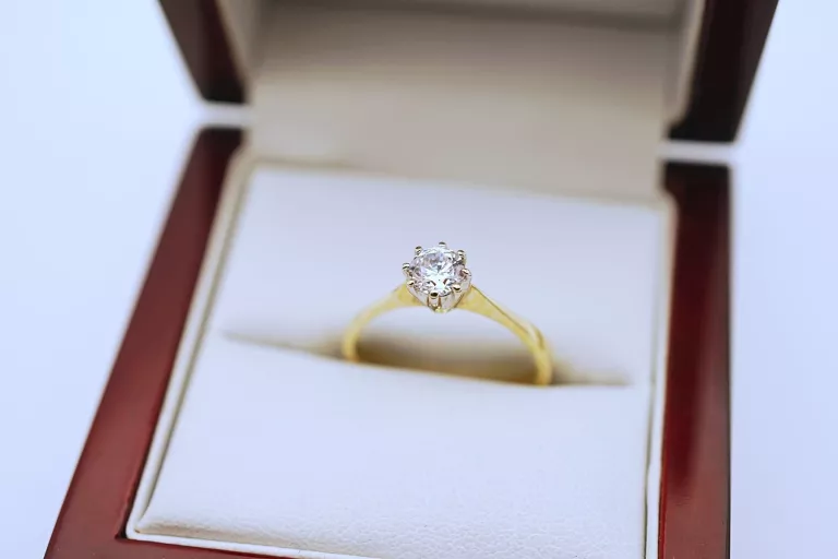 piekny-zloty-pierscionek-333-219g-r17-cyrkonia-rodzaj-2205-2