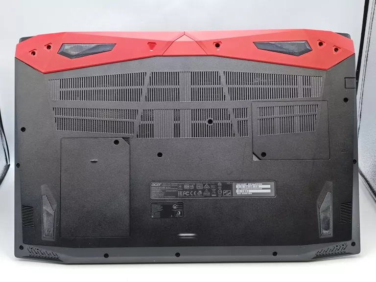 acer-predator-helios-300-i5-8300h-16gb-256gb-gtx-1060-liczba-rdzeni-procesora-4329-2