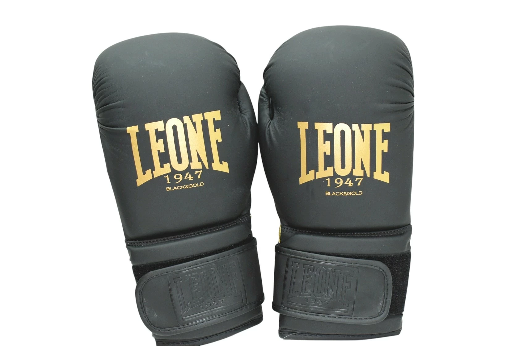 rekawice-bokserskie-leone-16oz-gn059d-czarne-waga-rekawic-249934-1784179