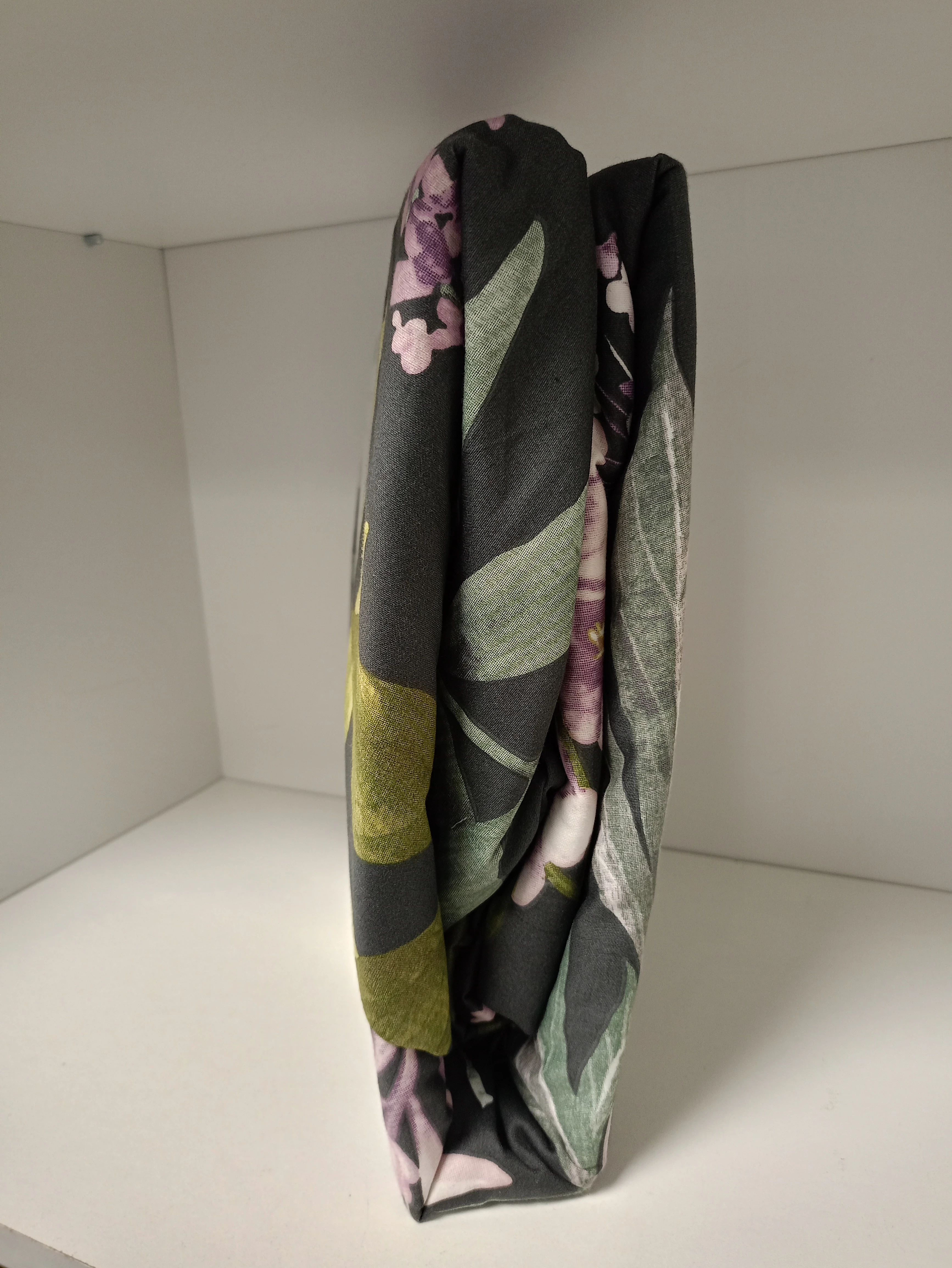 komplet-poscieli-kwiaty-sisnay-200x220cm-2x-70x80-cm-material-631-1