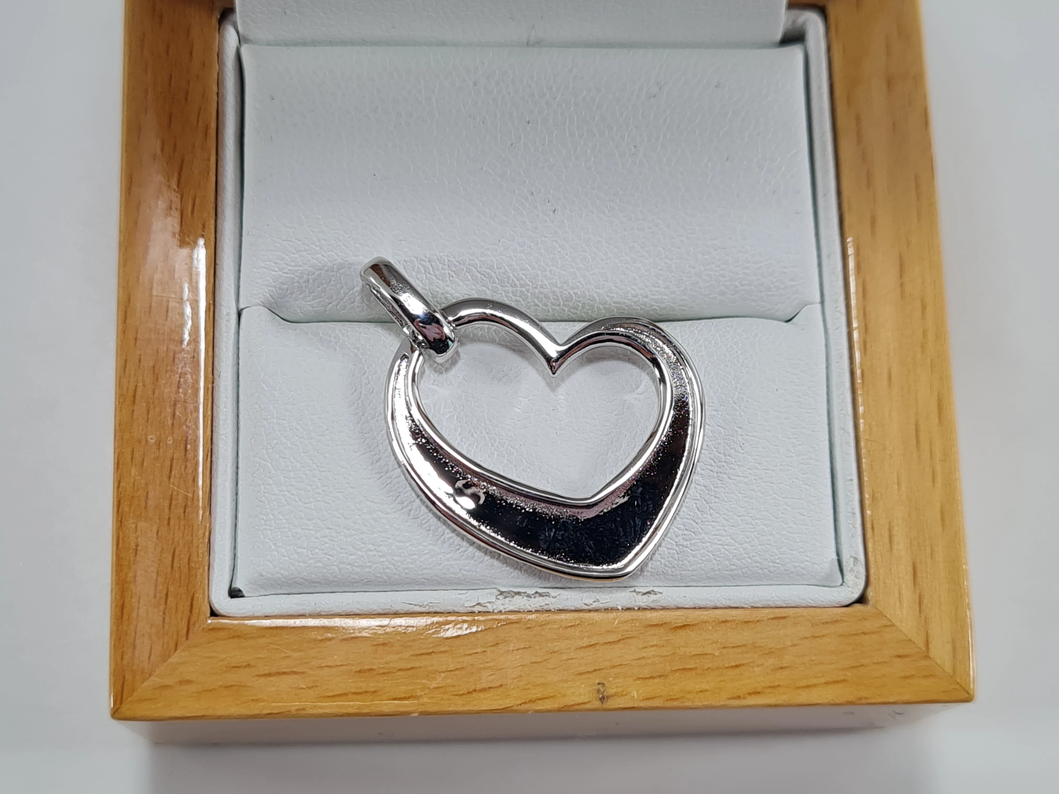 zawieszka-stal-serce-z-napisem-love-gooix-90202444-93100-rodzaj-2205-16