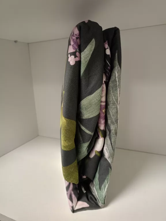 komplet-poscieli-kwiaty-sisnay-200x220cm-2x-70x80-cm-material-631-1