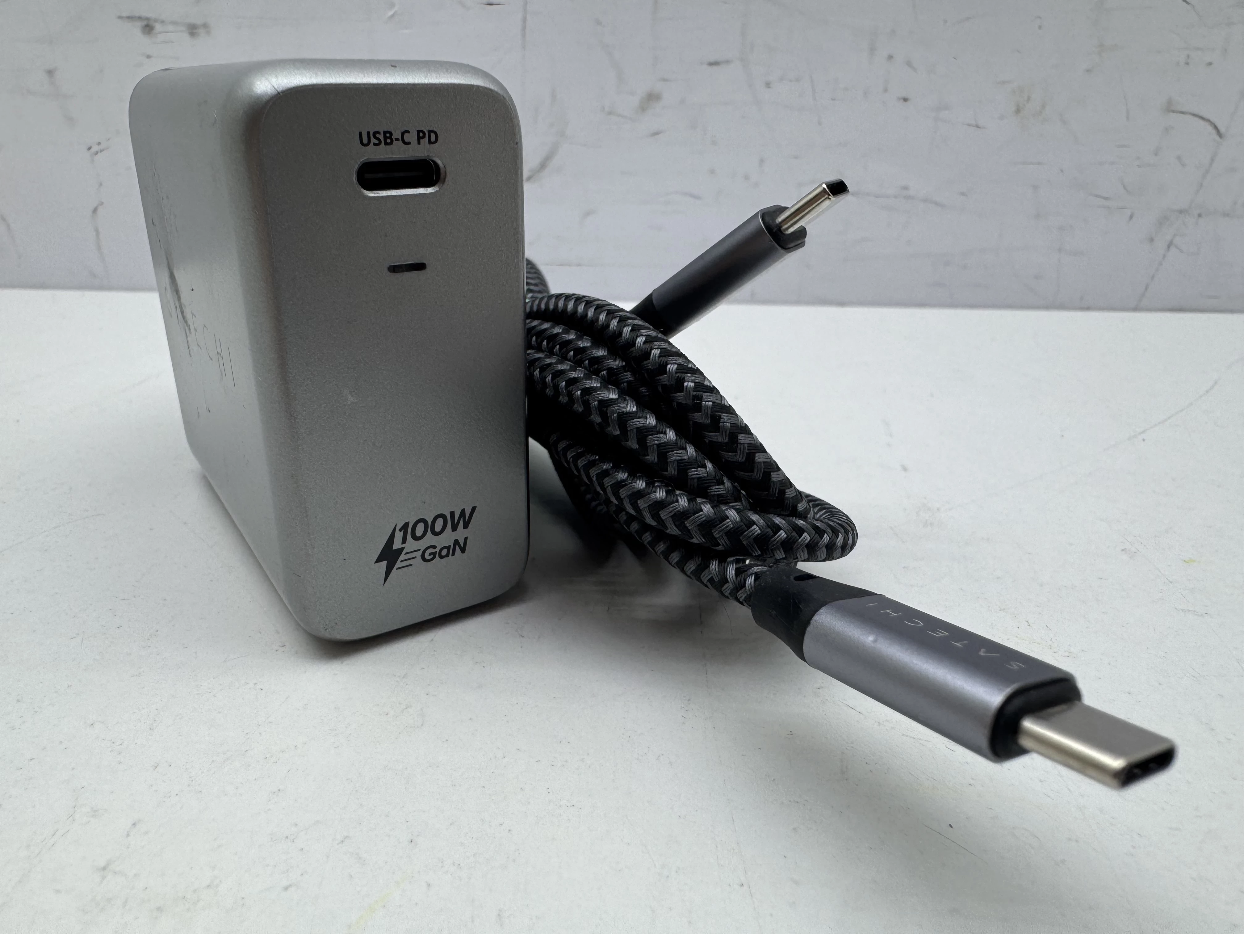 satechi-100w-usb-c-pd-gan-wall-charger-eu-ladowarka-sieciowa-100w-pd-stan-11323-2