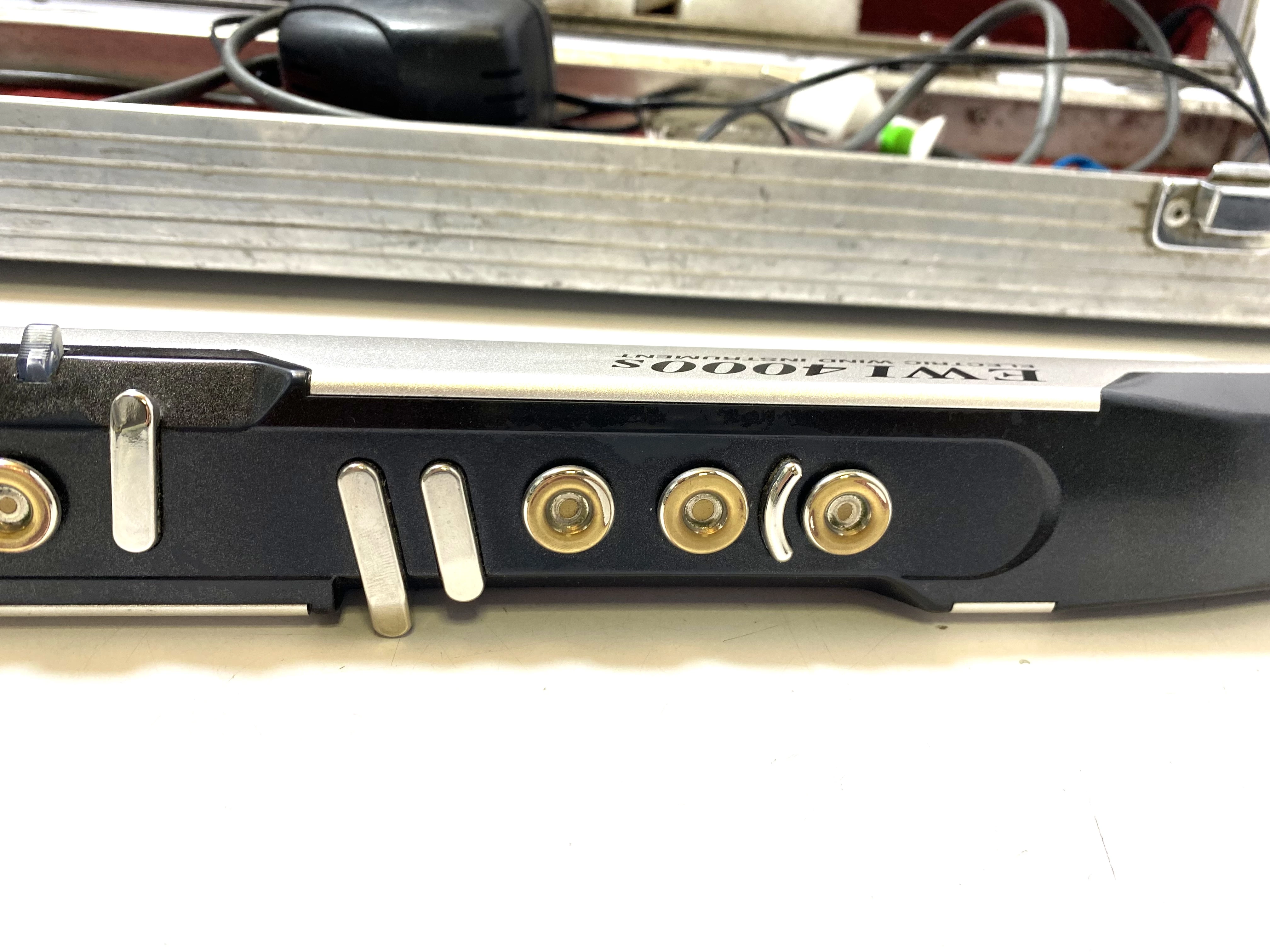 akai-ewi-4000s-saksofon-elektroniczny-z-modulem-brzmieniowym-product-id-37f07821-b5f3-4d2e-b5df-9c82bb522cf0