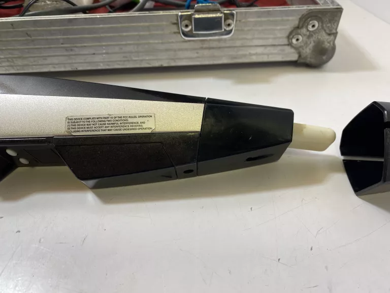 akai-ewi-4000s-saksofon-elektroniczny-z-modulem-brzmieniowym-model-ewi-usb