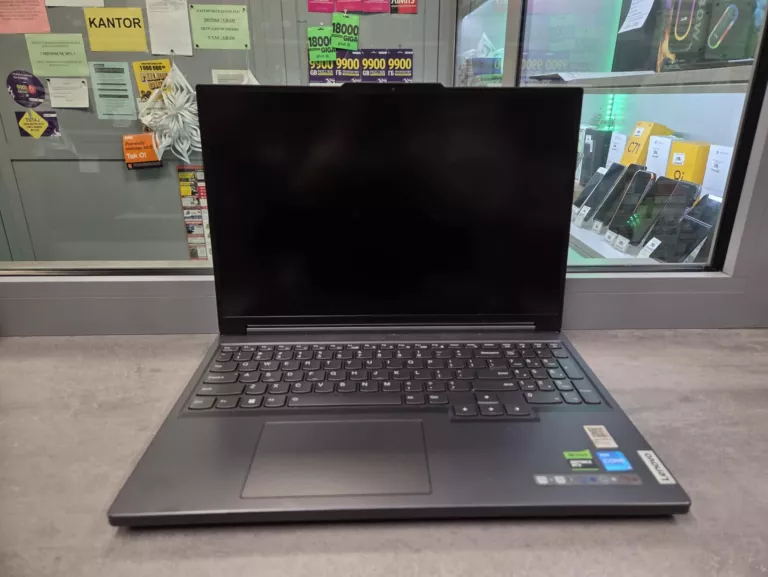 laptop-lenovo-legion-slim-5-16irh8-przekatna-ekranu-1600