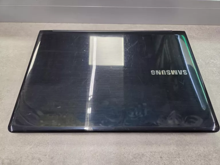 laptop-samsung-ativ-book-9-lite-np905s3g-przekatna-ekranu-1330