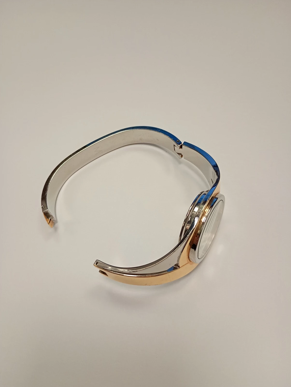 zegarek-damski-calvin-klein-k8e-2m1-material-paska-129219-8