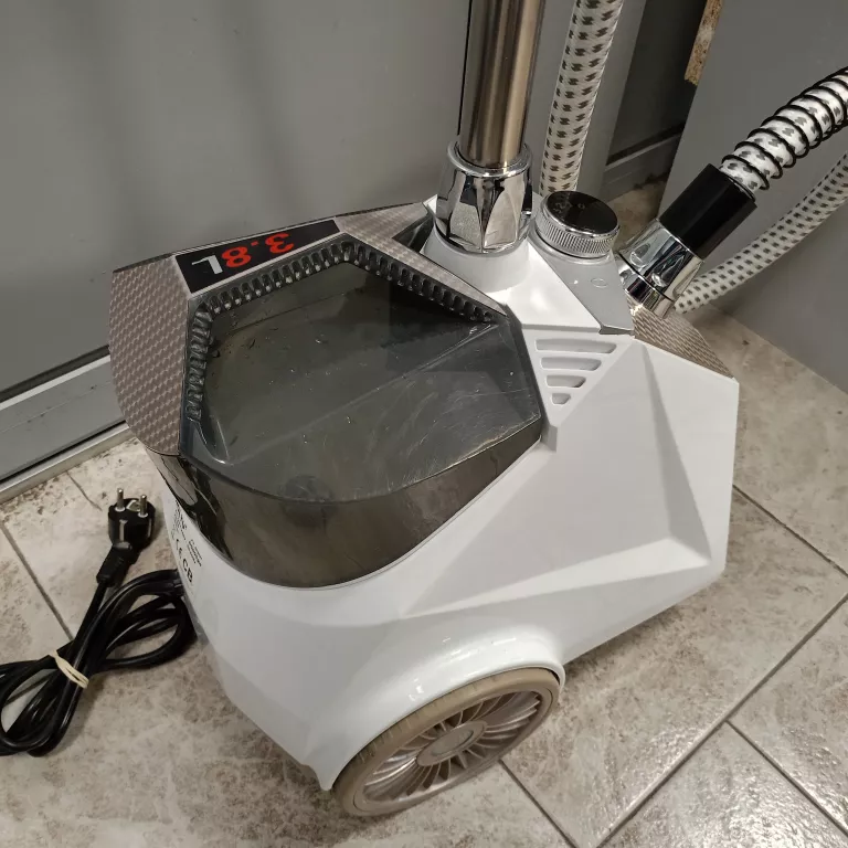 parownica-ze-stojakiem-woltu-dg005gw-z-wieszakiem-na-ubrania-2200w-38l-typ-216069-273149