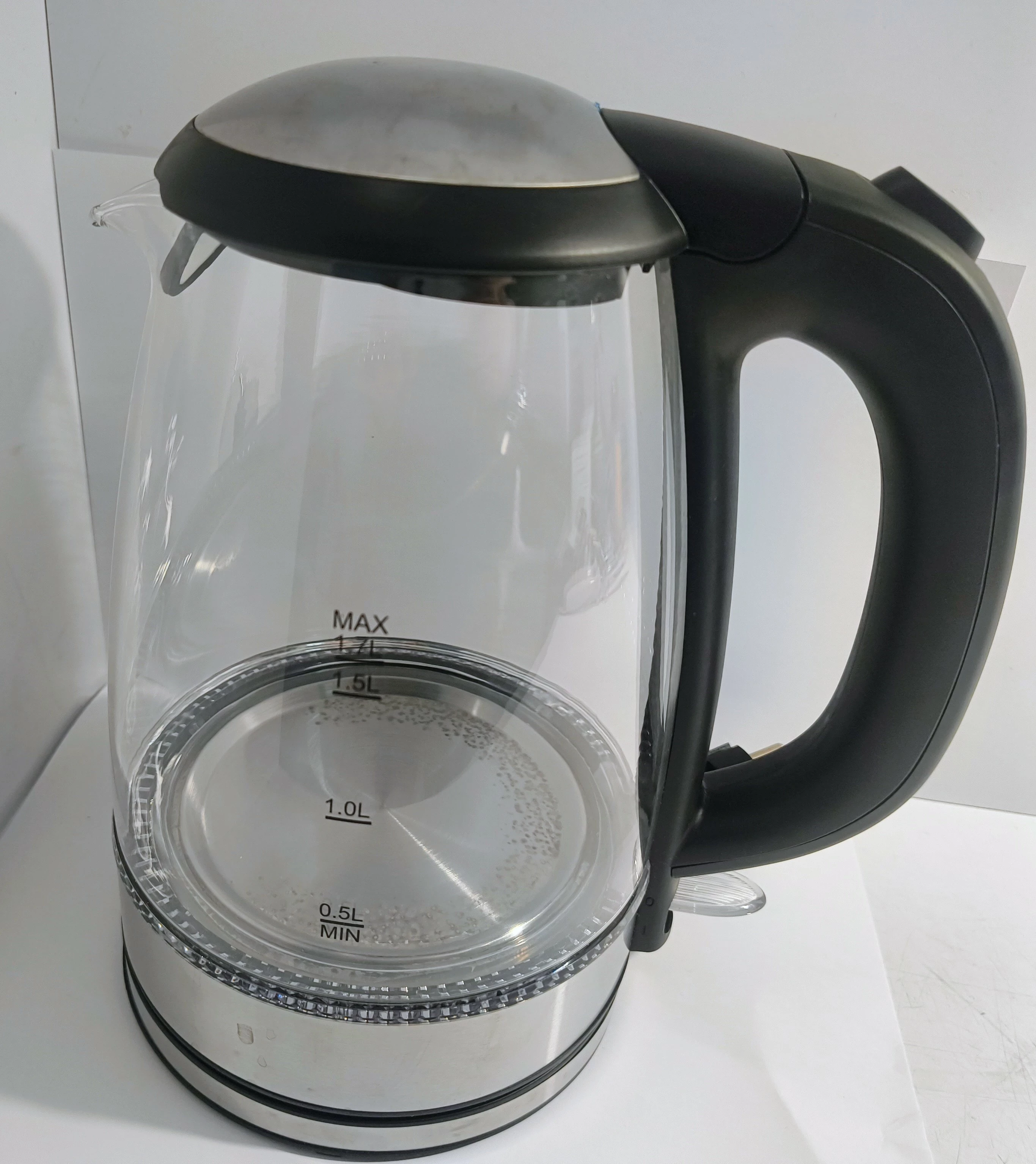 szklany-czajnik-home-essentials-wojska-polskiego-112-swiecie