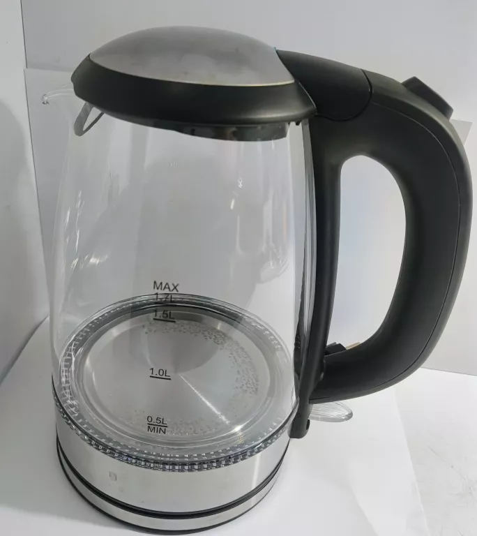 szklany-czajnik-home-essentials-wojska-polskiego-112-swiecie