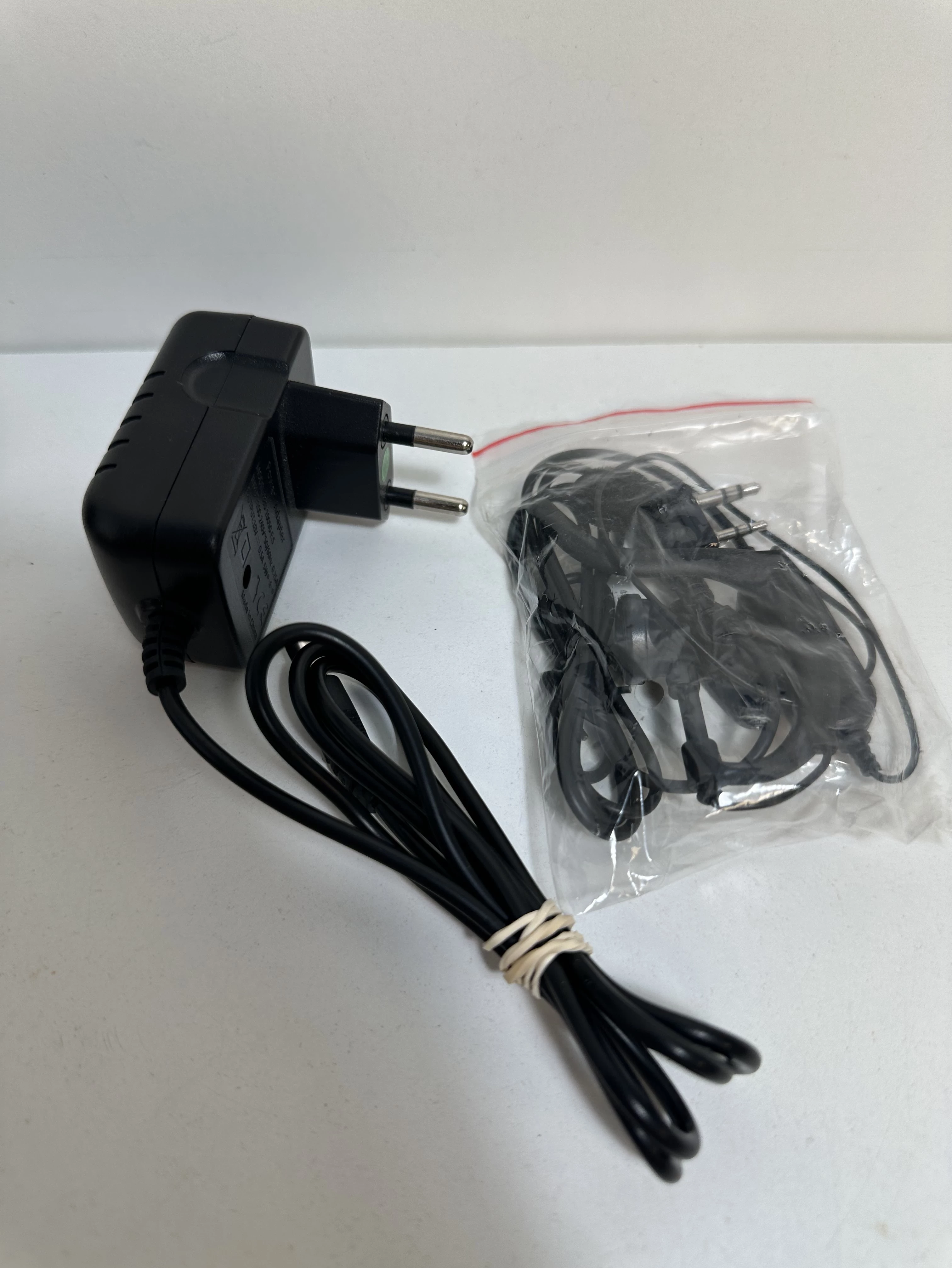 radiotelefon-baofeng-uv-5r-5w-eu-krotkofalowka-radio-fm-gw-marka-248811-1938709