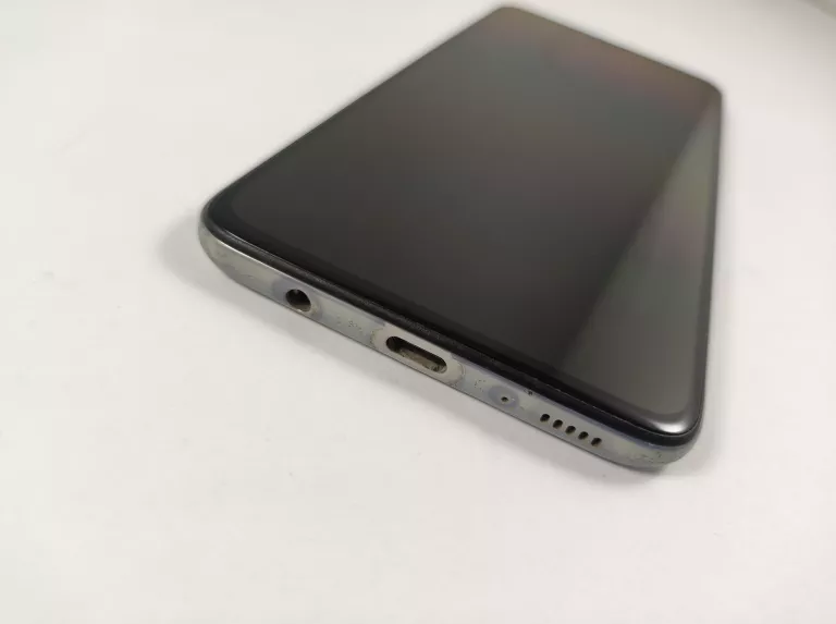 samsung-galaxy-a70-128gb-pudelko-przekatna-ekranu-670