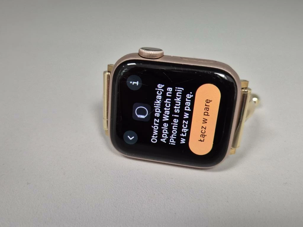 smartwatch-apple-watch-series-4-40-mm-model-249460-1646256