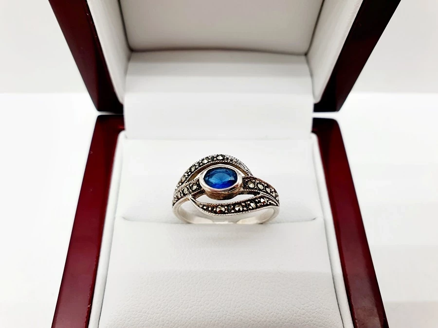 cudny-delikatny-srebrny-pierscionek-z-granatowym-oczkiem-p925-282g-r16-strzegomska-200-wroclaw