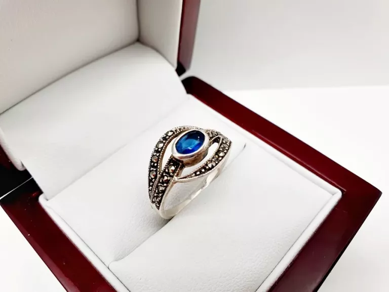 cudny-delikatny-srebrny-pierscionek-z-granatowym-oczkiem-p925-282g-r16-rozmiarsrednica-wew-mm-372-16