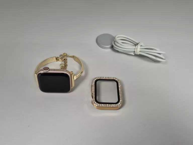 smartwatch-apple-watch-series-4-40-mm-jozefczaka-4-bytom