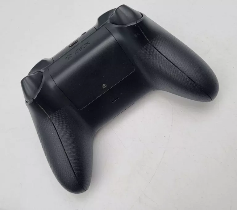 konsola-xbox-one-s-1tb-model-1681-kpl-wersja-konsoli-130591-2