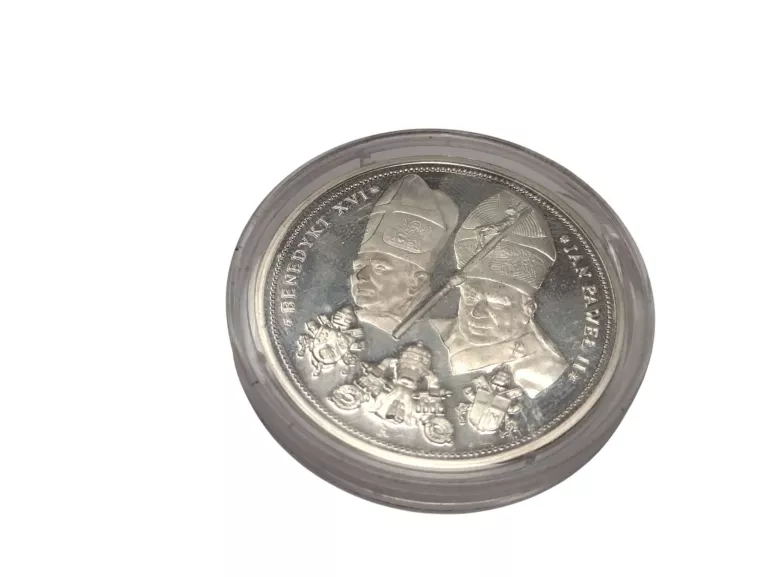 srebrny-medal-jan-pawel-ii-i-benedykt-xvi-1920-2005-konopnickiej-25-przeworsk-tsc2-sj