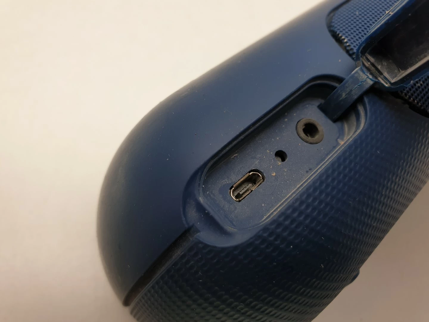 glosnik-bluetooth-sony-srs-xb20-kolor-249512-1647422