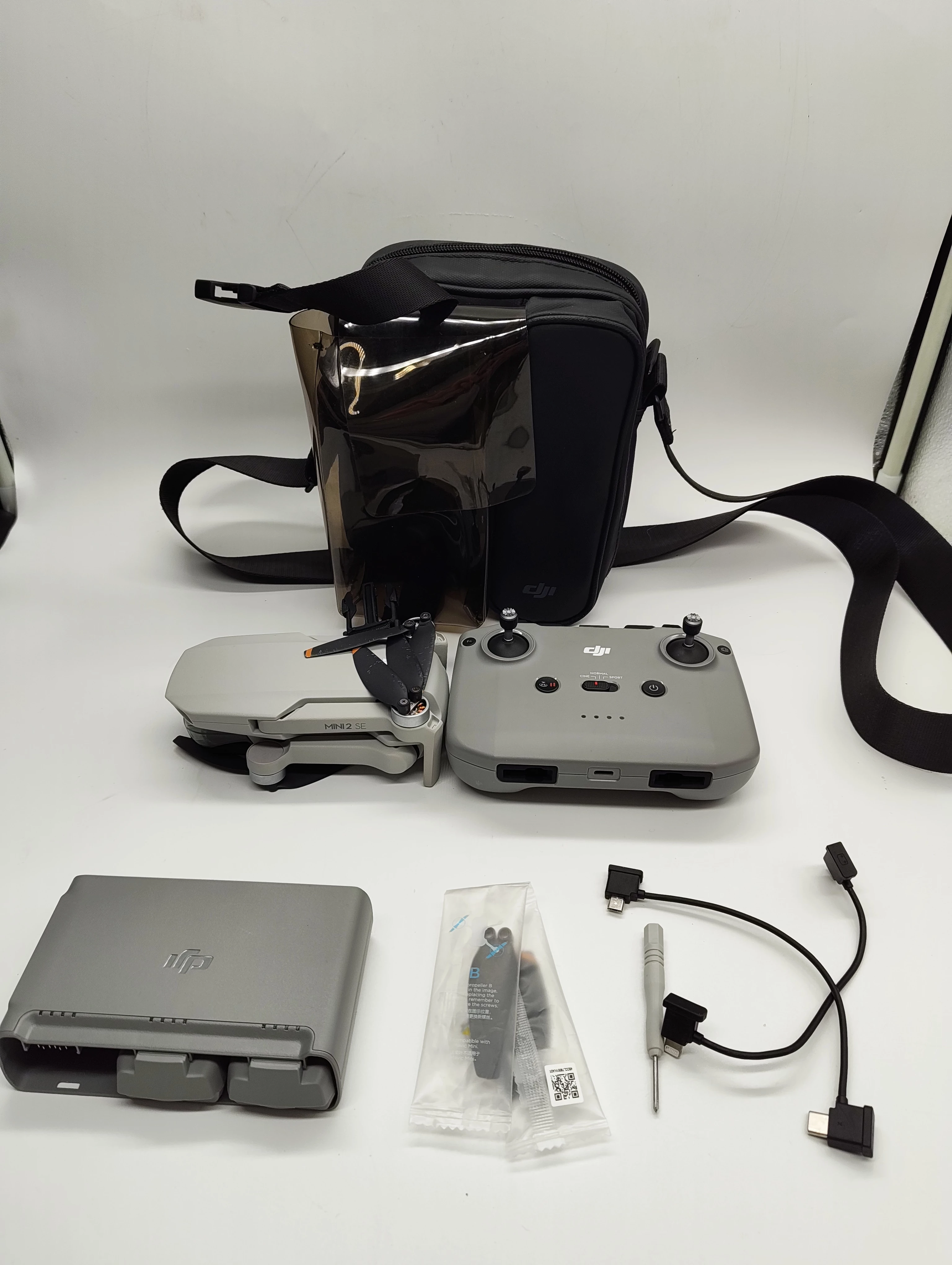 dron-dji-mini-2-se-akumulatory-torba-wyzwolenia-42-walbrzych-sj