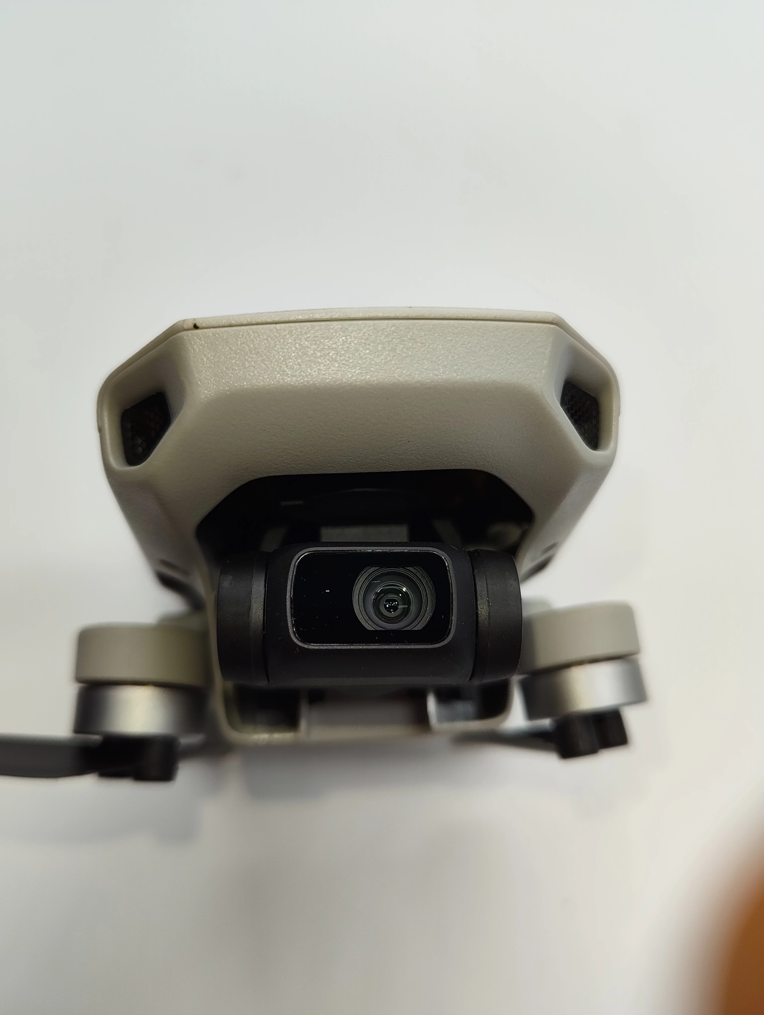 dron-dji-mini-2-se-akumulatory-torba-pojemnosc-baterii-2250