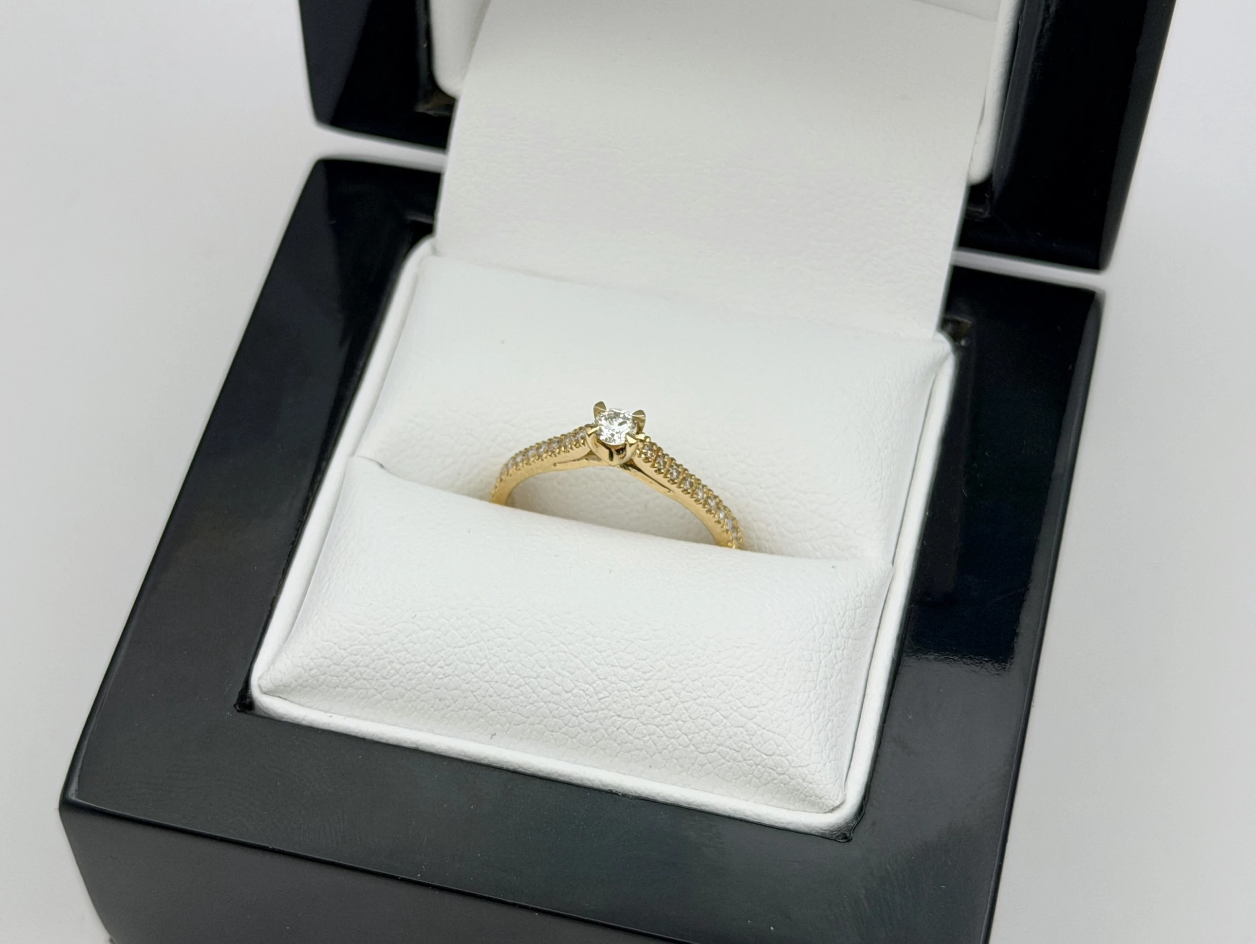 zloty-pierscionek-z-diamentami-009ct019ct-750-18k-r8-174g-kamien-17088-8