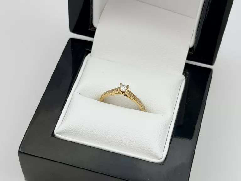 zloty-pierscionek-z-diamentami-009ct019ct-750-18k-r8-174g-material-15835-2