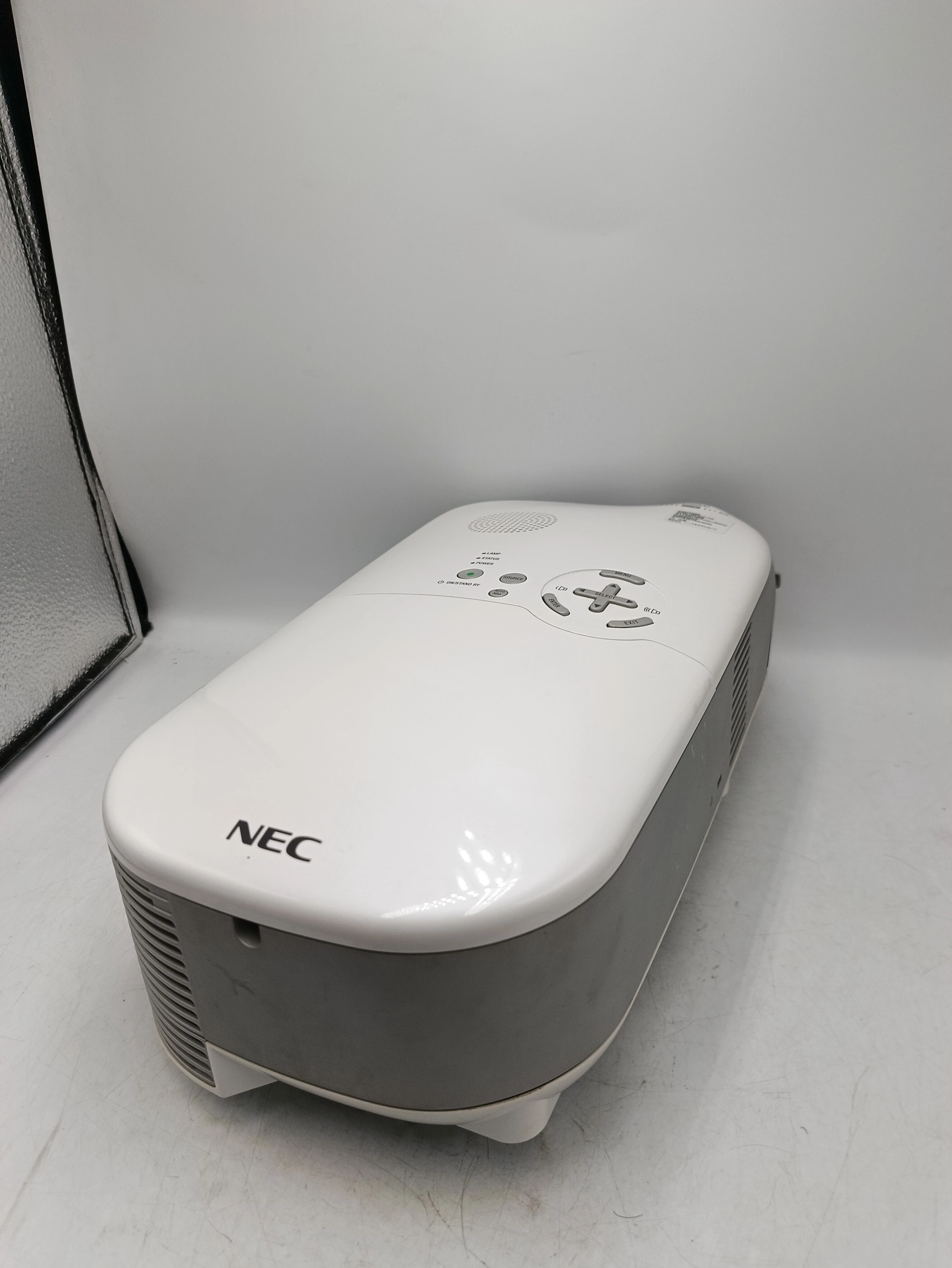 projektor-lcd-nec-lt180-srebrny-stan-11323-2