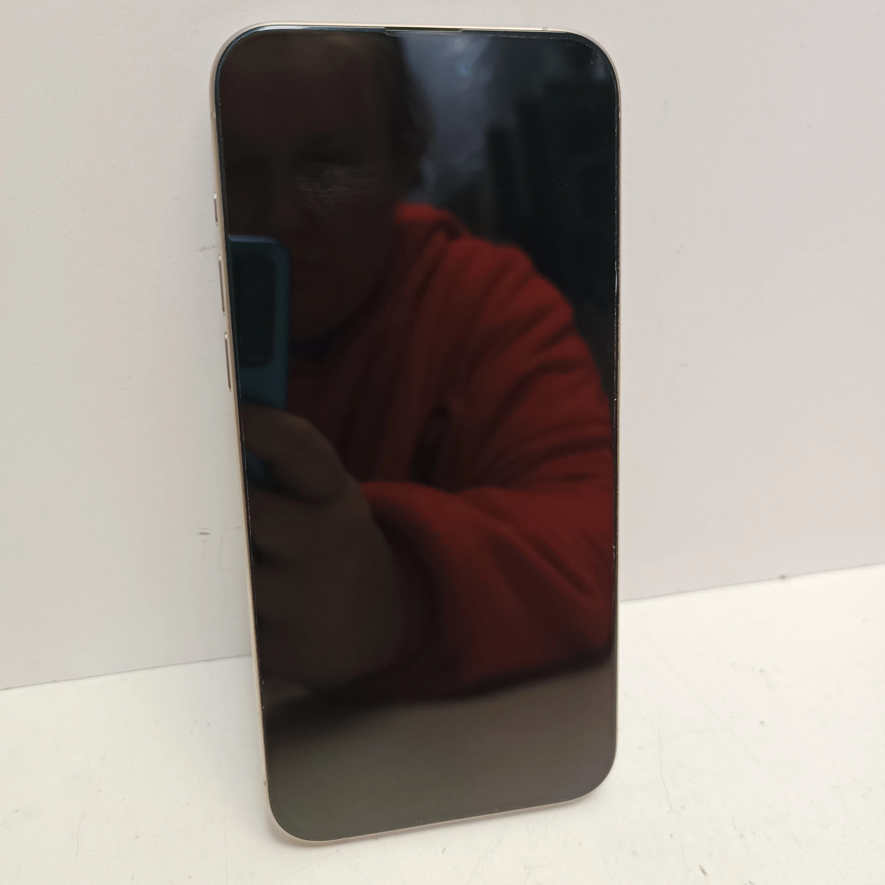 telefon-iphone-15-pro-max-256gb-bateria-88-przekatna-ekranu-670