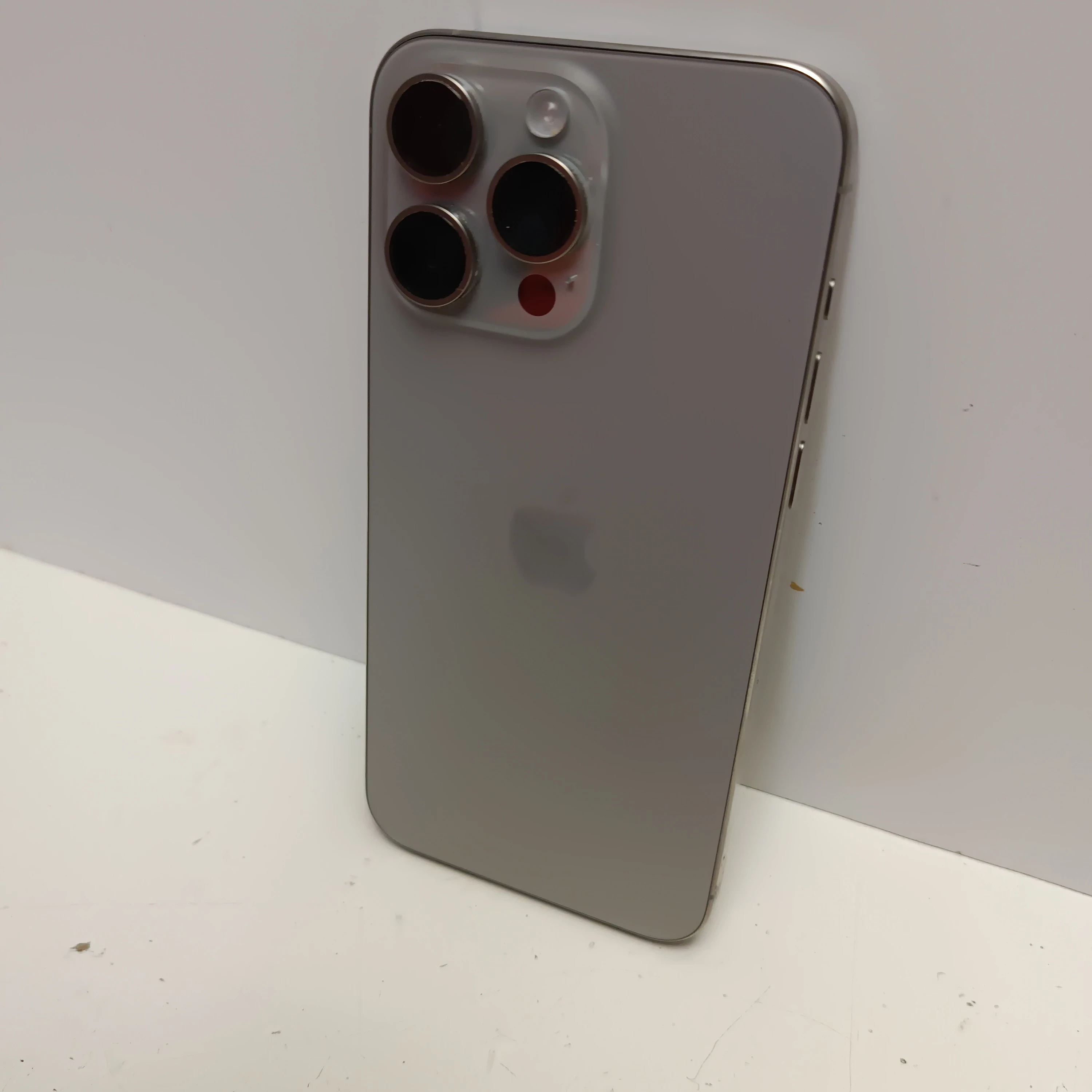 telefon-iphone-15-pro-max-256gb-bateria-88-system-operacyjny-4388-7