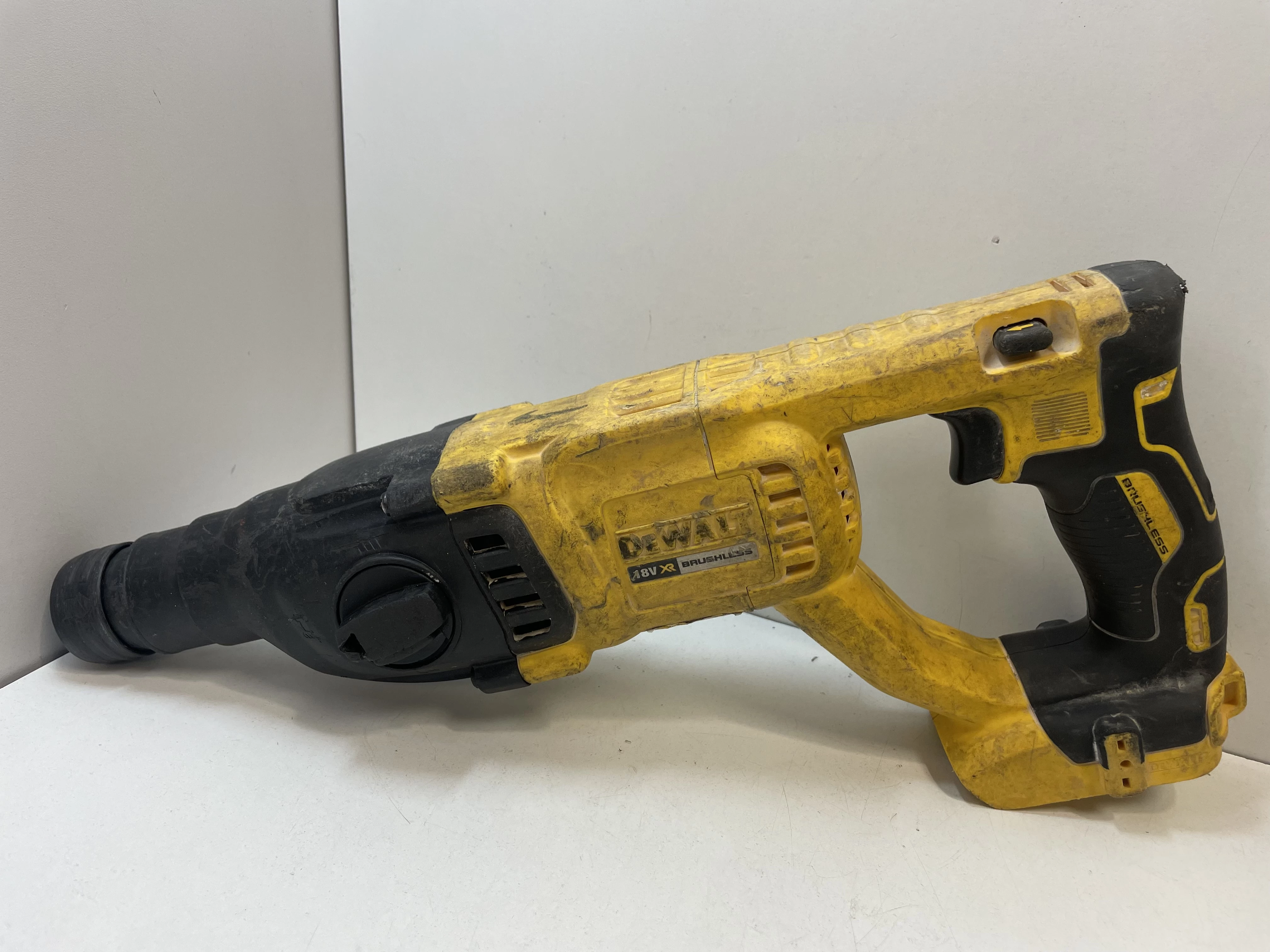 mlotowiertarka-dewalt-dch133-opis-osiedle-centrum-d1-krakow