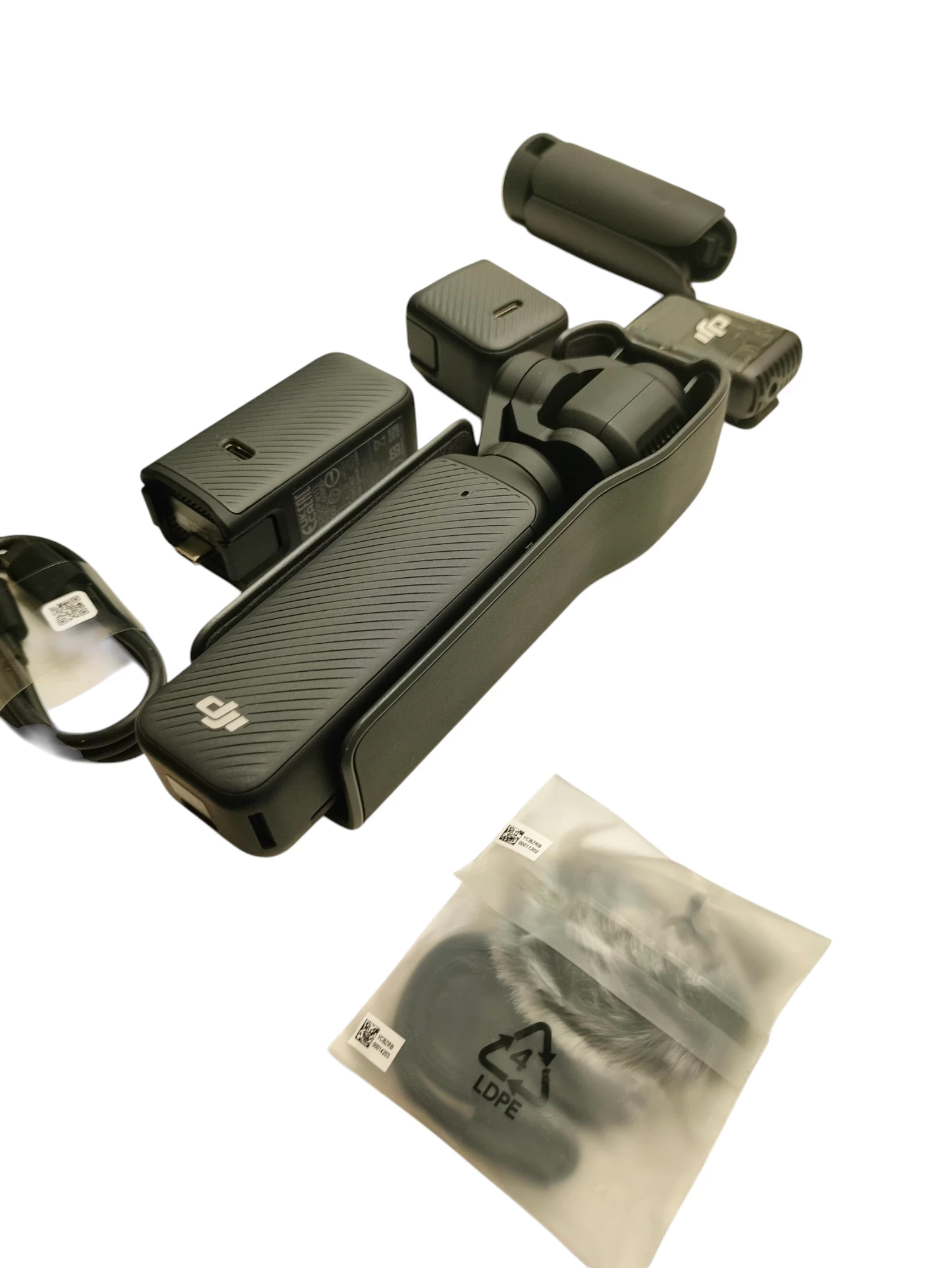 kamera-sportowa-dji-osmo-pocket-3-creator-combo-stan-11323-2