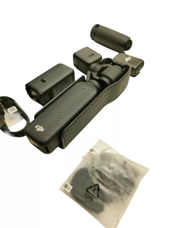 kamera-sportowa-dji-osmo-pocket-3-creator-combo-stan-11323-2