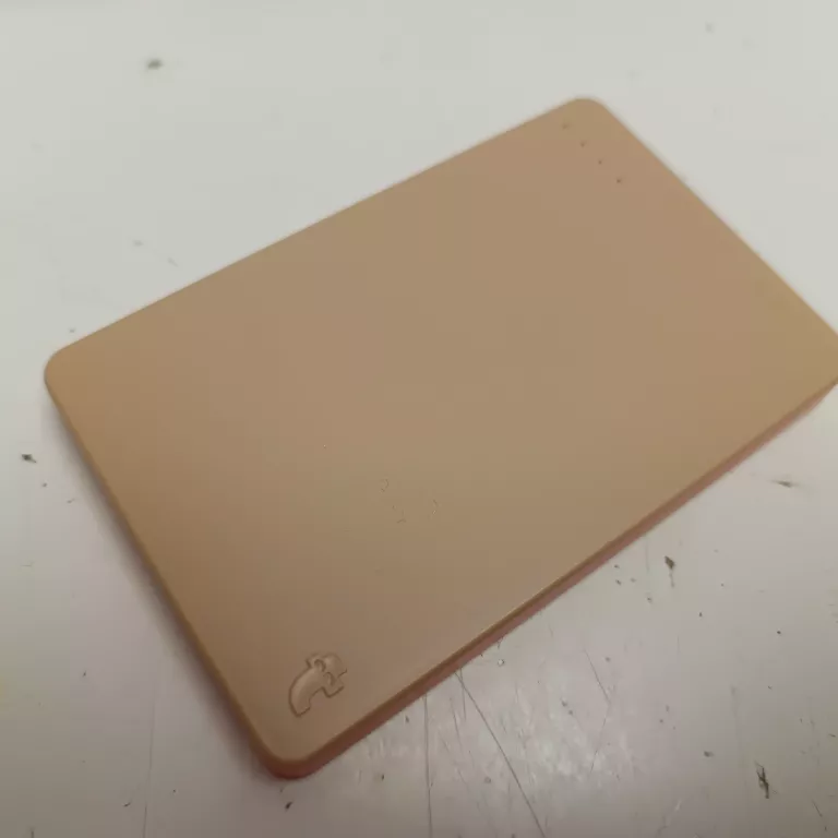 bezowy-power-bank-4000-mah-pojemnosc-akumulatora-4000