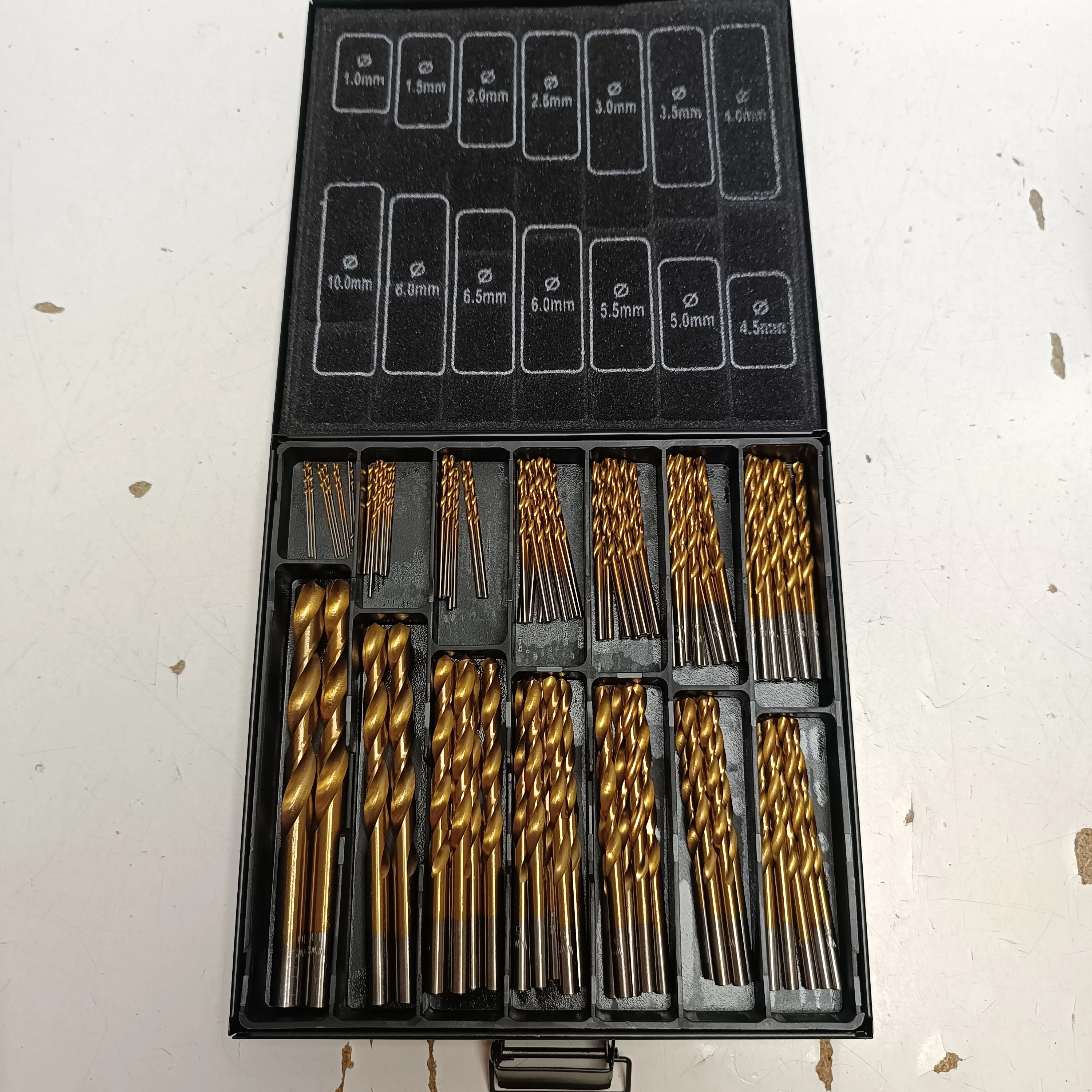 zestaw-wiertel-spiralnych-hss-ferrex-99-szt-ean-gtin-4047247588423