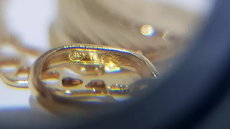 wyrob-jubilerski-uzywany-zloty-medalik-matka-boska-a-part-pr333-17cm077g-marka-248811-2037011