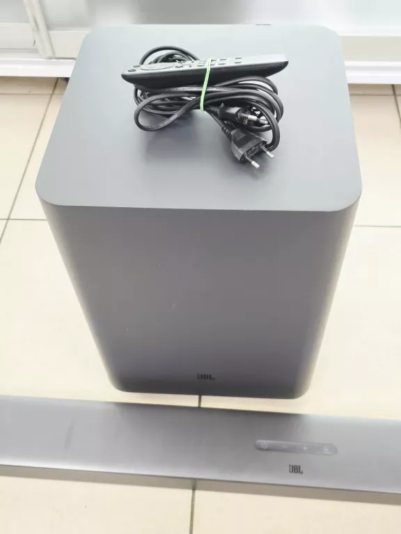 soundbar-jbl-bar-51-subwoffer-pilot-stan-11323-2