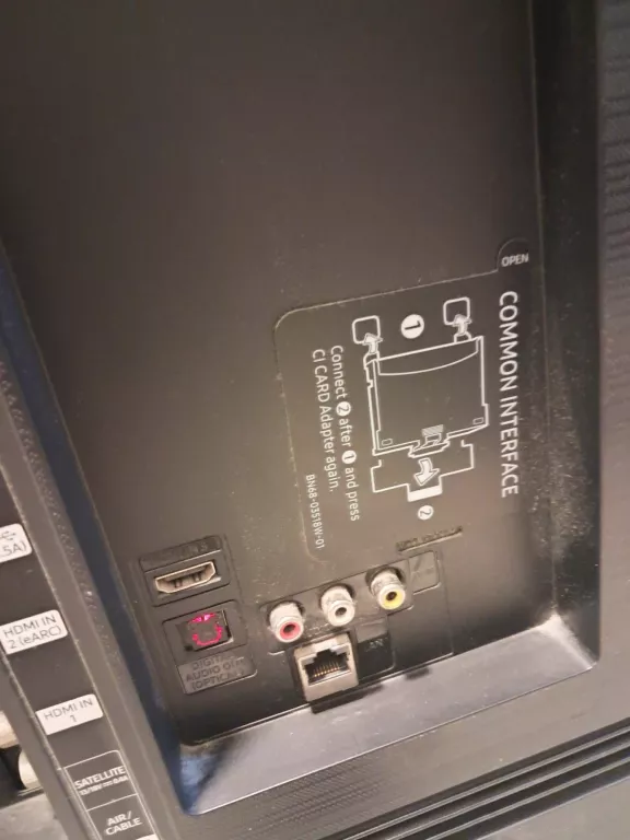 telewizor-led-samsung-qe55q60tau-4k-uhd-przekatna-ekranu-cale-5500